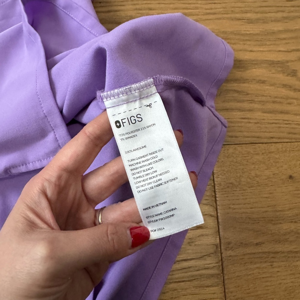 FIGS Catarina Scrub Top - Ladies - Size Small Petite - Lilac Dawn - EUC - Picture 5 of 5